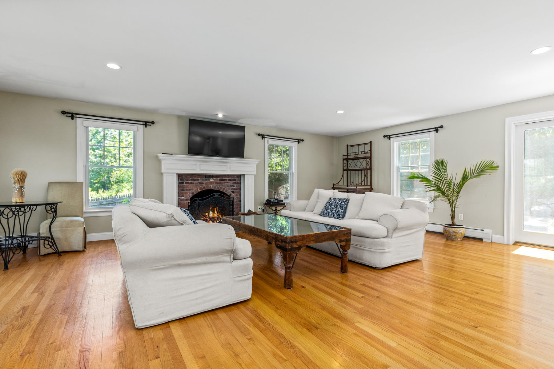 373 Southside Road York, ME 03909 - Photo 5 of 72 -