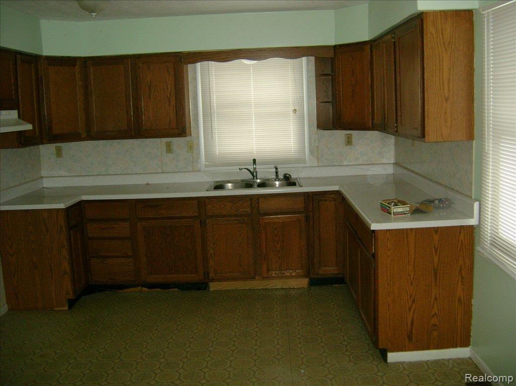 4305 Hall Road Croswell, MI 48422 - Photo 4 of 6 4305 hall 002