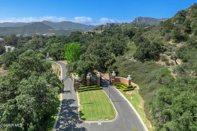 $2,895,000 | 2479 Swanfield Court, Lake Sherwood, CA 91361