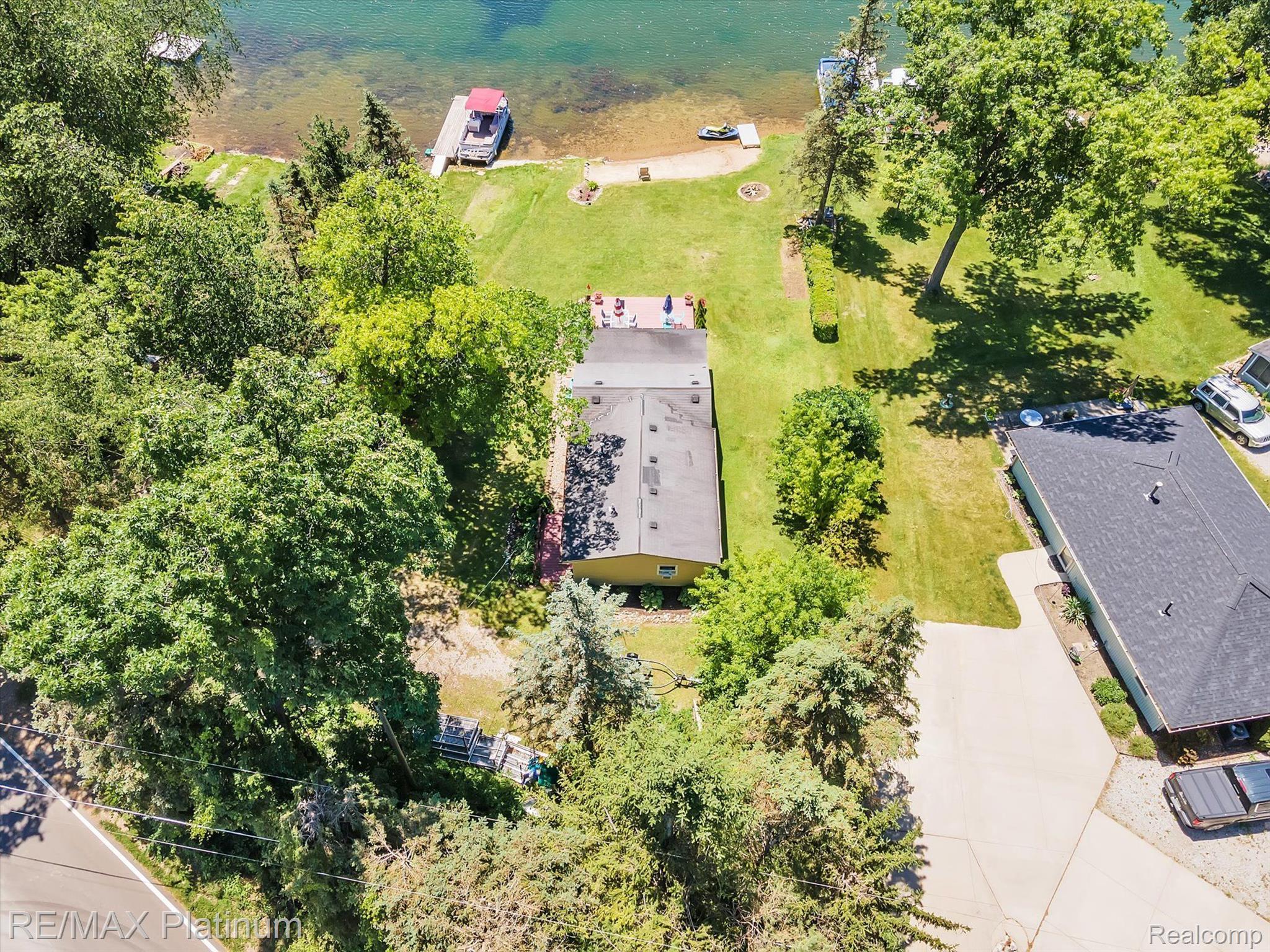 1725 Triangle Lake Road Howell, MI 48843 - Photo 44 of 46 Gallery Image 44