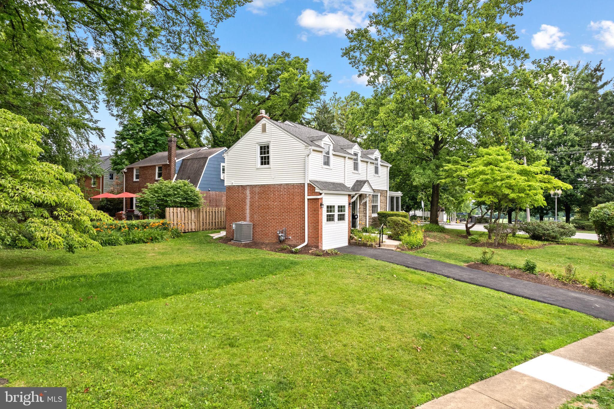 776 Brooke Road Glenside, PA 19038 - Photo 3 of 37
