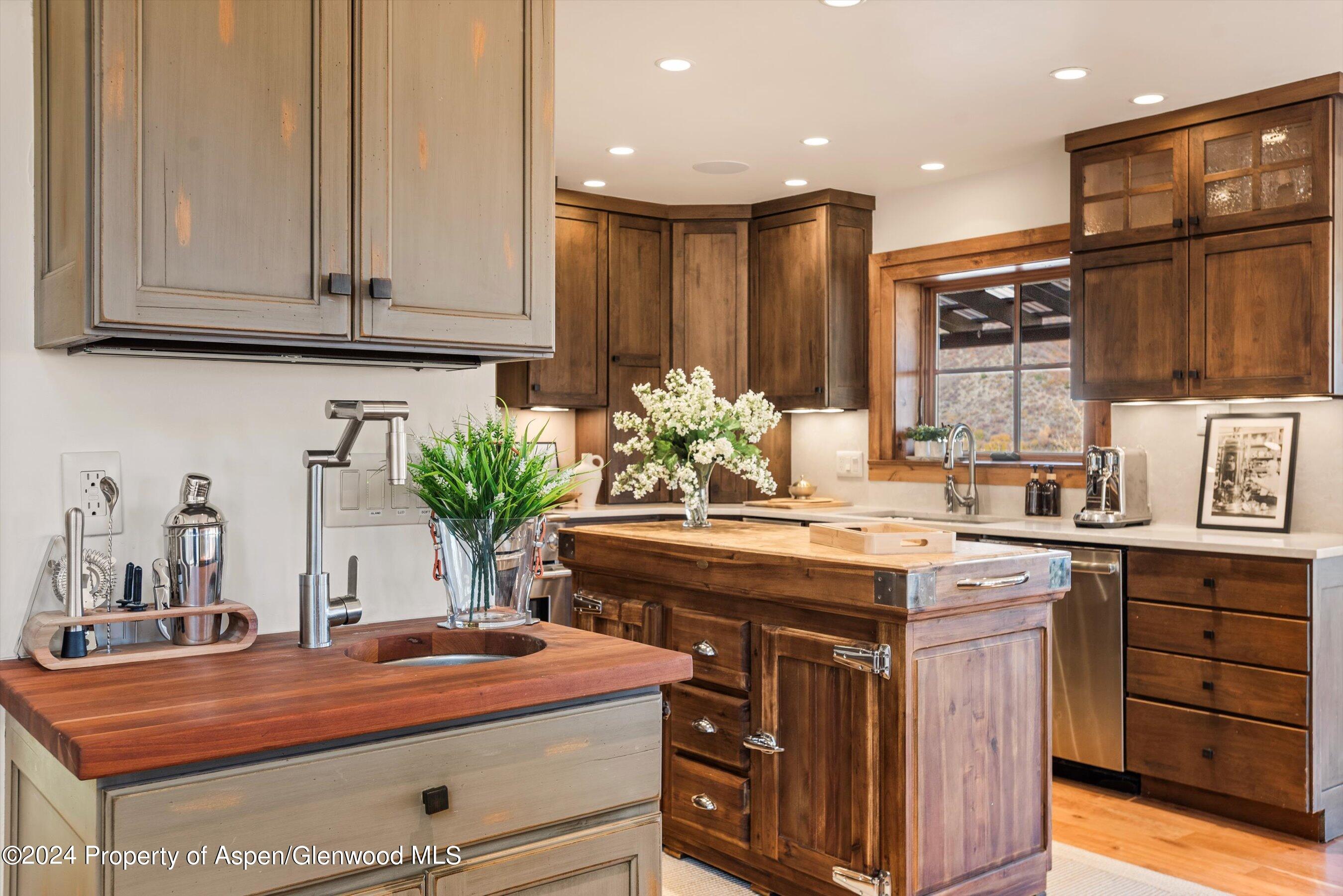 71 North Ridge Lane Snowmass Village, CO 81615 - Photo 23 of 67 01-71NRidgeLn_241015001