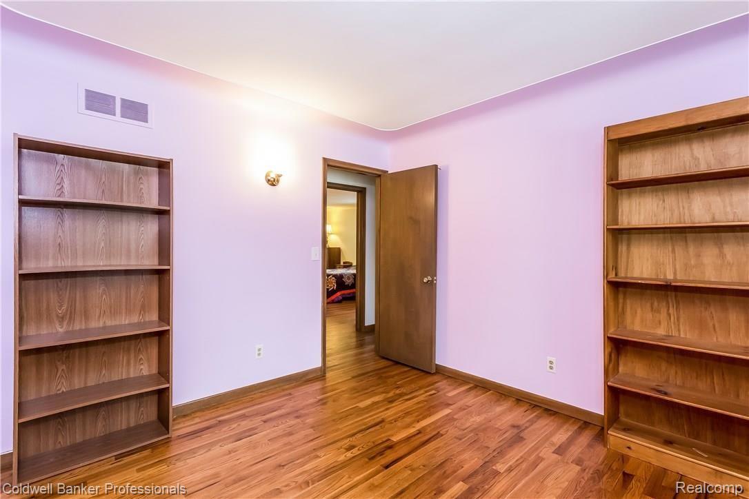 2175 Wayward Drive Rochester, MI 48309 - Photo 17 of 33 023-Bedroom__2-5339164-large.jpg