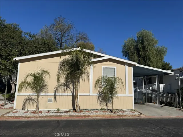 a front view of house with yard