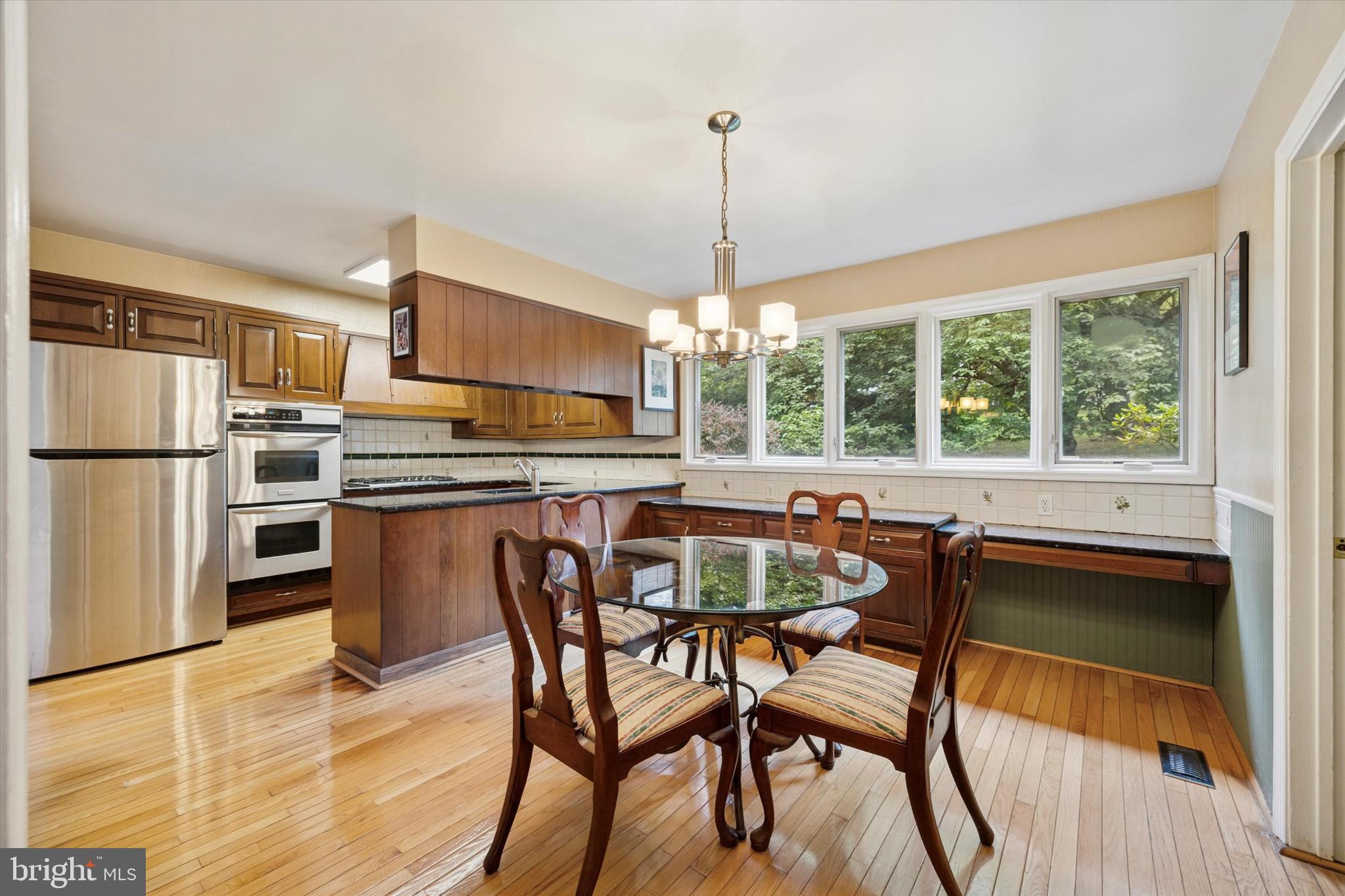 605 Spring Lane Philadelphia, PA 19128 - Photo 8 of 35 Gallery Image 8