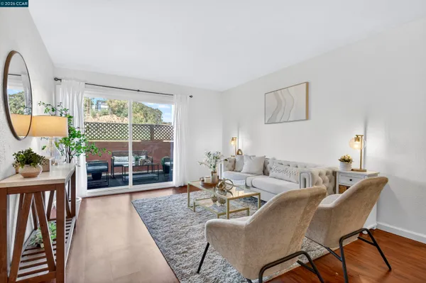 $349,000 | 2005 Pleasant Valley Avenue, Unit 103, Oakland, CA 94611