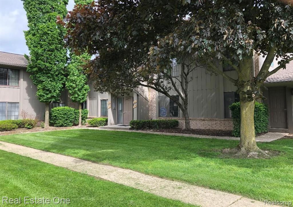 1873 Meadow Dale Court, Unit 9 Rochester, MI 48309 - Photo 2 of 32