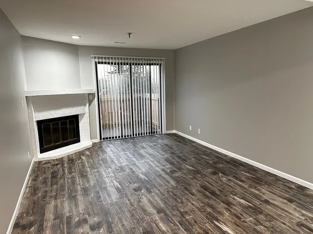 $1,846 | 1340 Brook Street, Unit J, St. Charles, IL 60174