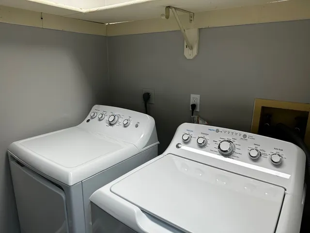 $1,846 | 1340 Brook Street, Unit J, St. Charles, IL 60174