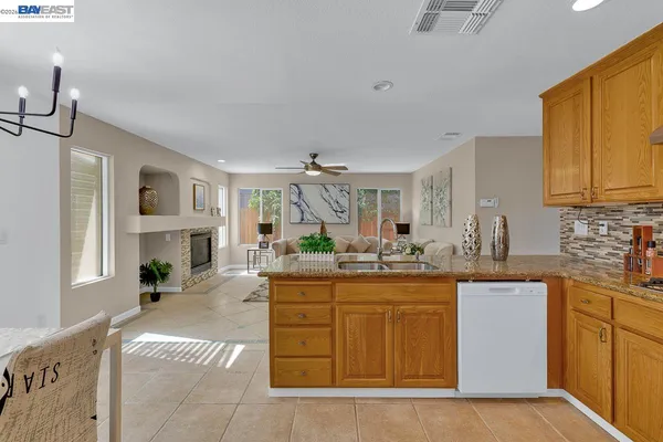 $768,000 | 723 Ann Gabriel Lane, Tracy, CA 95377