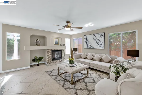 $768,000 | 723 Ann Gabriel Lane, Tracy, CA 95377