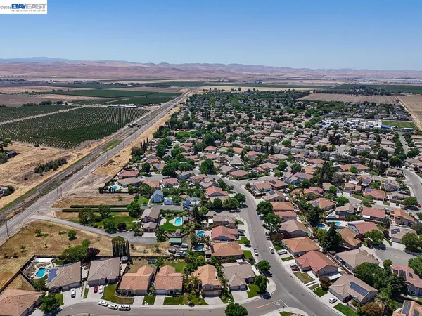 $768,000 | 723 Ann Gabriel Lane, Tracy, CA 95377