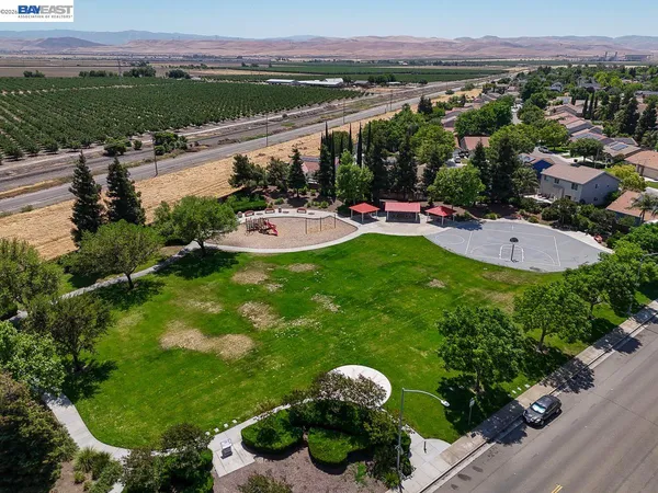 $768,000 | 723 Ann Gabriel Lane, Tracy, CA 95377