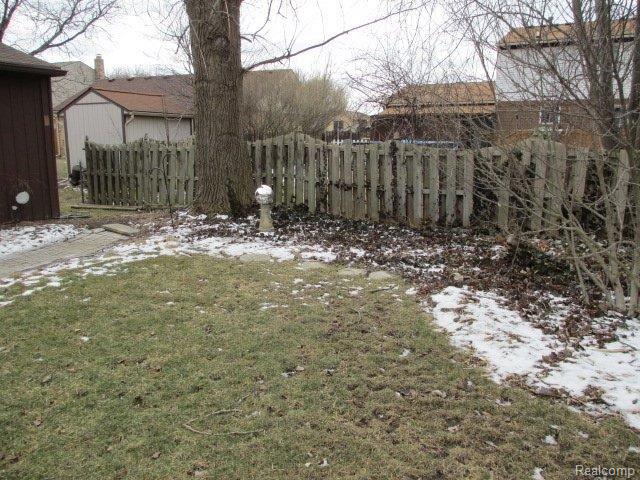 45479 Spagnuolo Road Macomb, MI 48044 - Photo 4 of 23 004.jpg