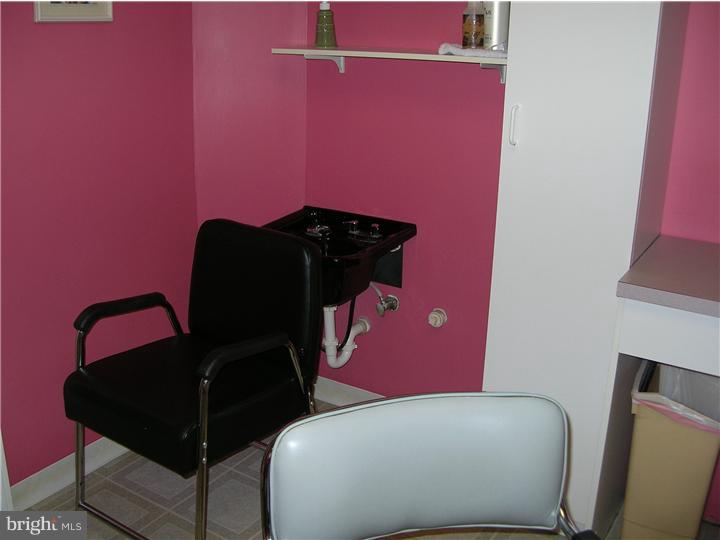 15 Hemlock Road Levittown, PA 19056 - Photo 16 of 22 Office / Study