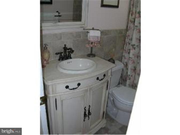15 Hemlock Road Levittown, PA 19056 - Photo 18 of 22 Gallery Image 18
