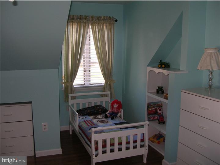 15 Hemlock Road Levittown, PA 19056 - Photo 22 of 22 Gallery Image 22