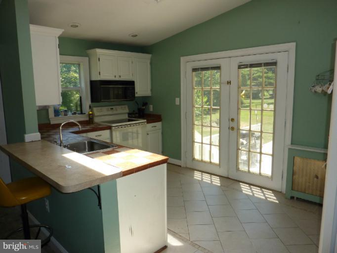 6200 Griffith Road Gaithersburg, MD 20882 - Photo 1 of 19 Kitchen