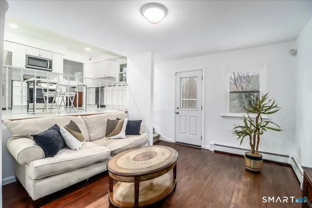 $499,000 | 33 Hickory Hill Road, Brookfield, CT 06804