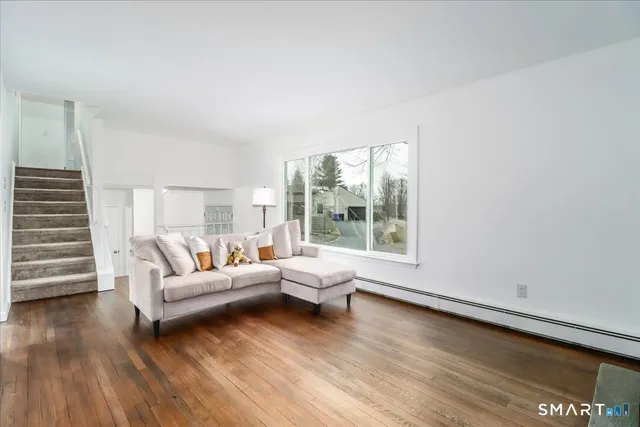 $499,000 | 33 Hickory Hill Road, Brookfield, CT 06804