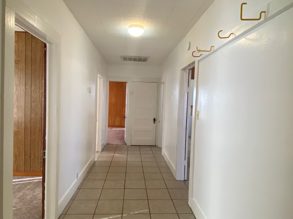 500 Greasy Bend Road Smithville, TX 78957 - Photo 14 of 18 a view of a hallway