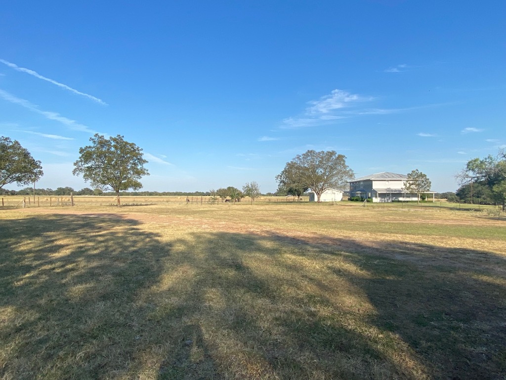 500 Greasy Bend Road Smithville, TX 78957 - Photo 17 of 18 a view of an ocean and a building