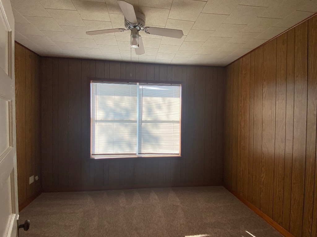 500 Greasy Bend Road Smithville, TX 78957 - Photo 10 of 18 an empty room with a window