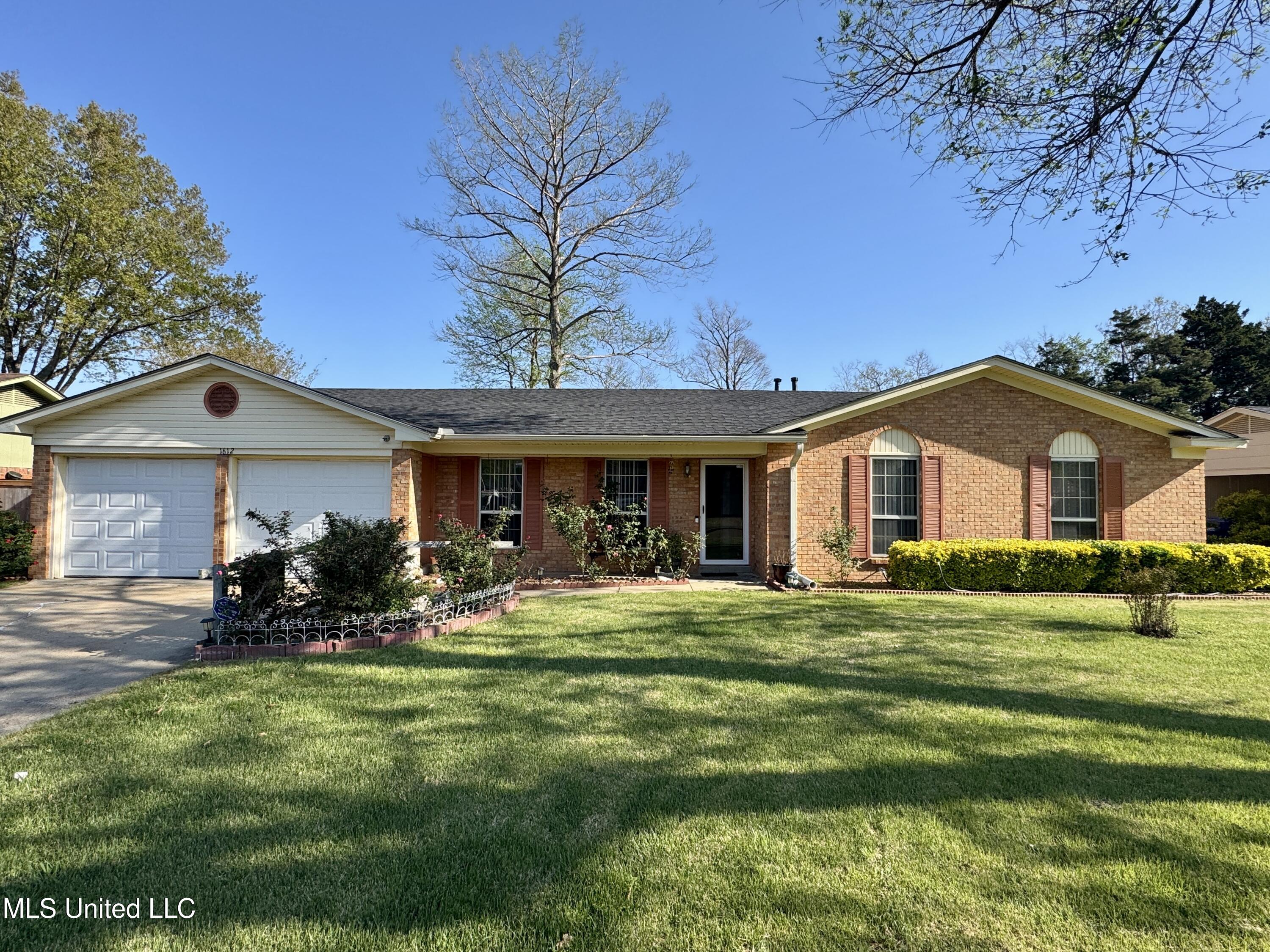 1612 College Street Cleveland, MS 38732 - Photo 1 of 26 IMG_2212