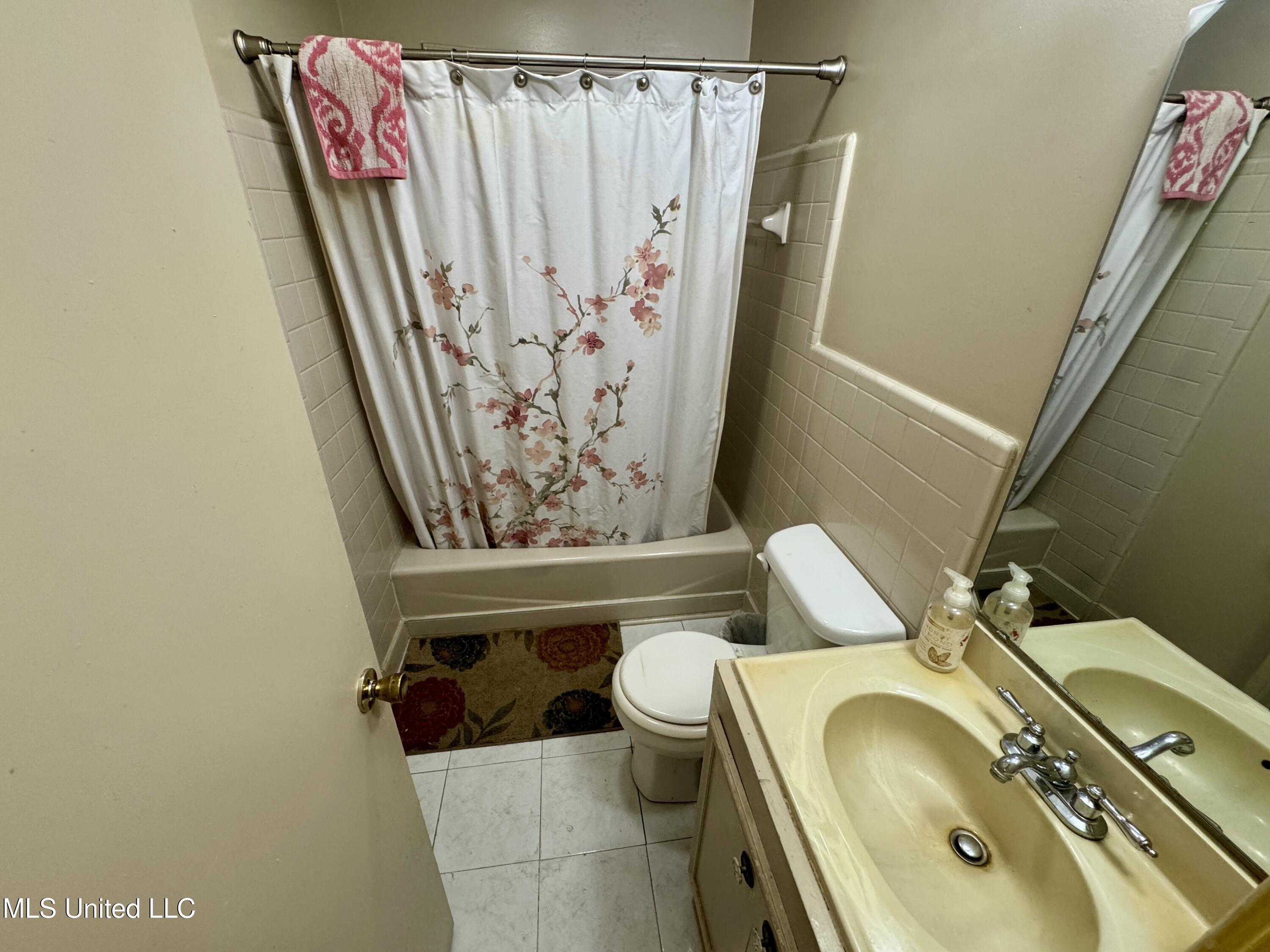 1612 College Street Cleveland, MS 38732 - Photo 10 of 26 IMG_2225