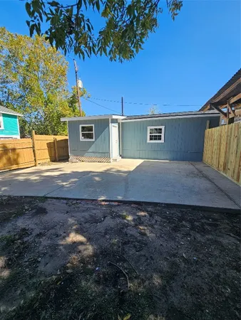 $1,100 | 3126 Ohio Street, Unit B, Baytown, TX 77520