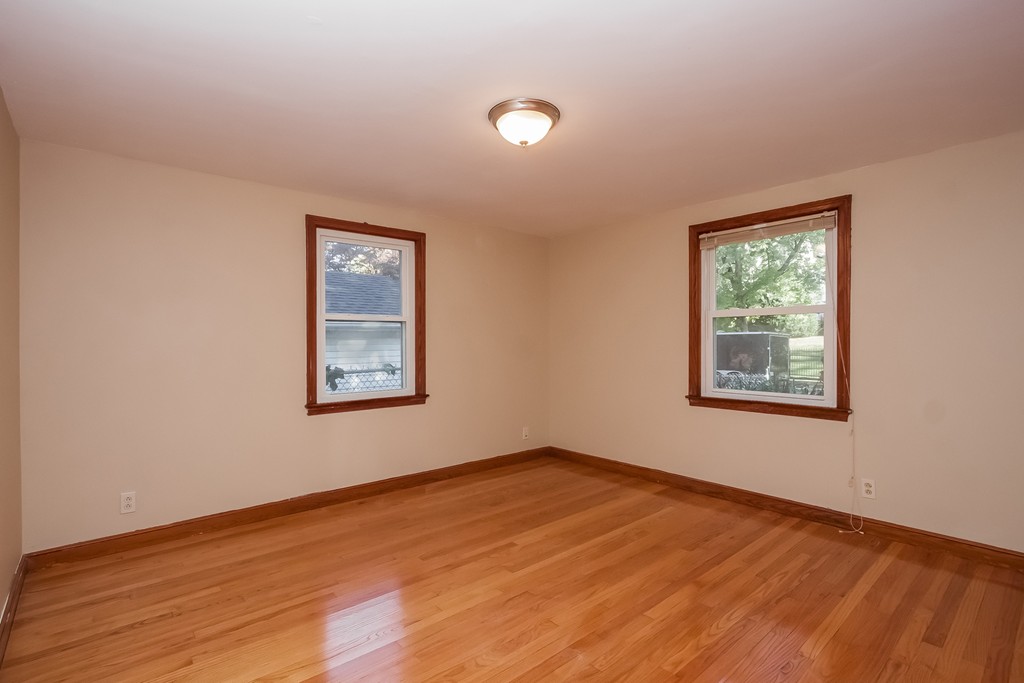 116 Narragansett Street Springfield, MA 01107 - Photo 12 of 24 Gallery Image 12