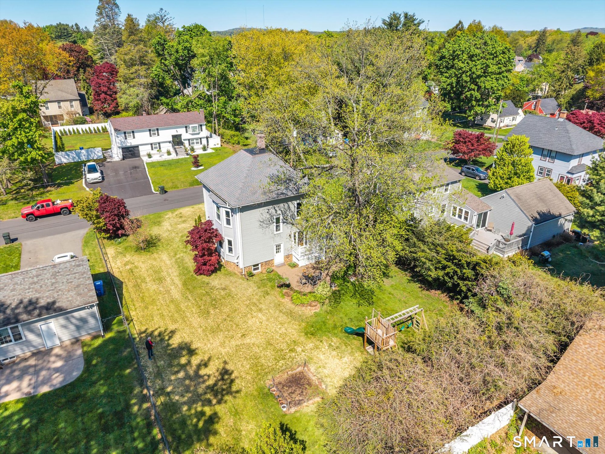 52 Stuart Street Newington, CT 06111 - Photo 4 of 33