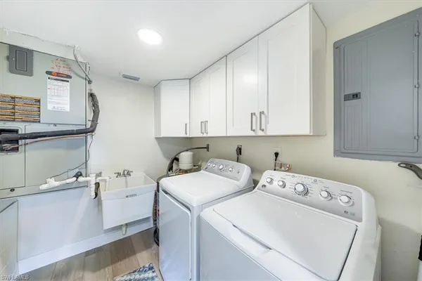 a view of utility room with washer and dryer
