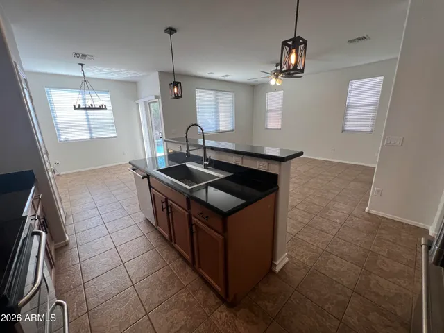 $2,600 | 4120 South Sawmill Road, Gilbert, AZ 85297