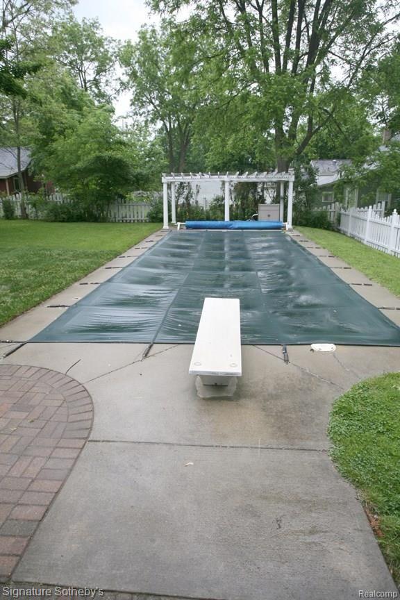 61 South Holcomb Road Clarkston, MI 48346 - Photo 14 of 52 Inground Pool.jpg