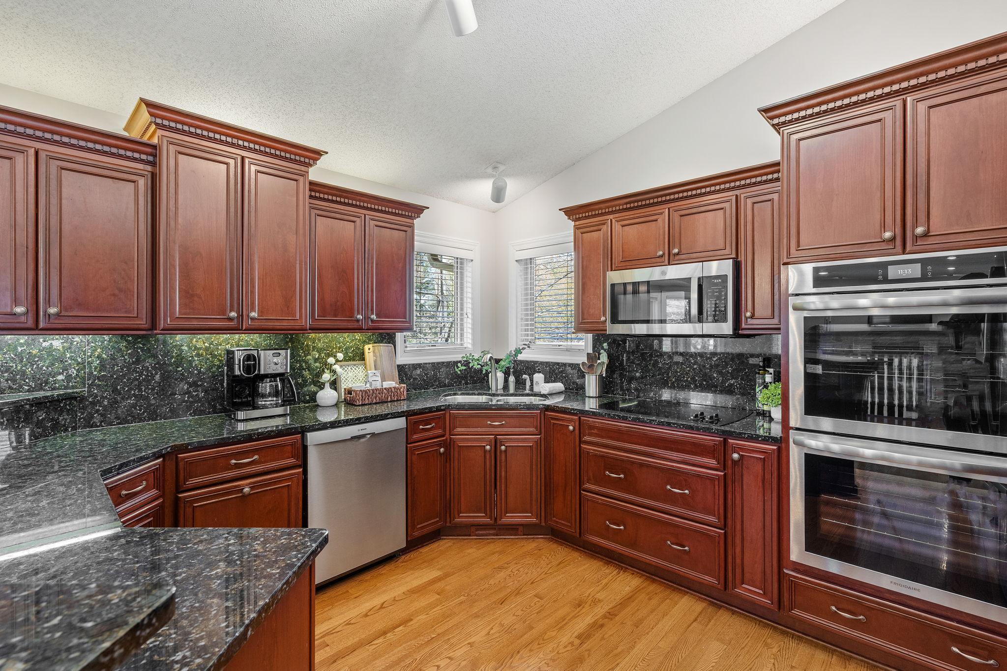 11239 Apennine Way Inver Grove Heights, MN 55077 - Photo 21 of 65