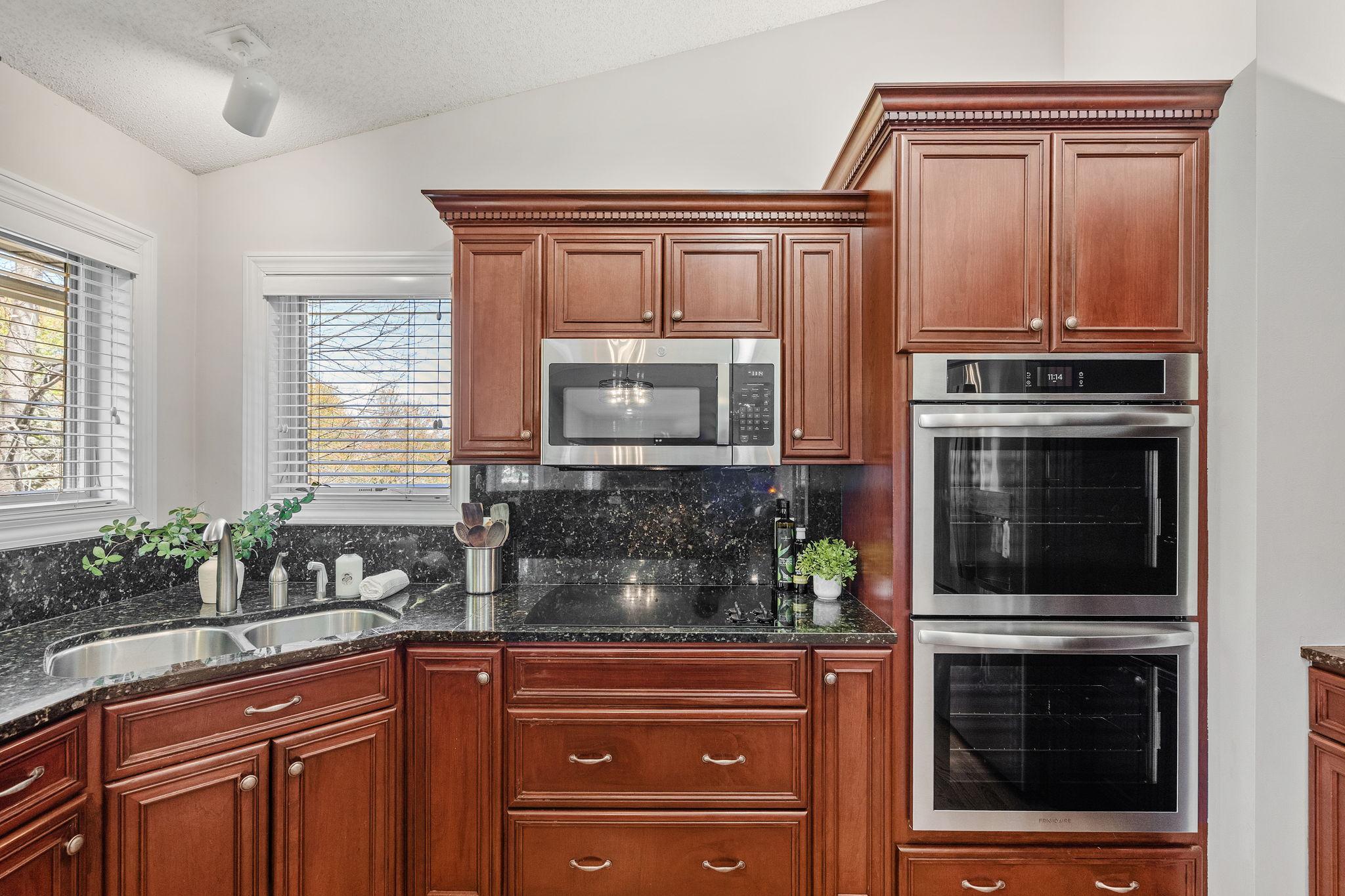 11239 Apennine Way Inver Grove Heights, MN 55077 - Photo 22 of 65