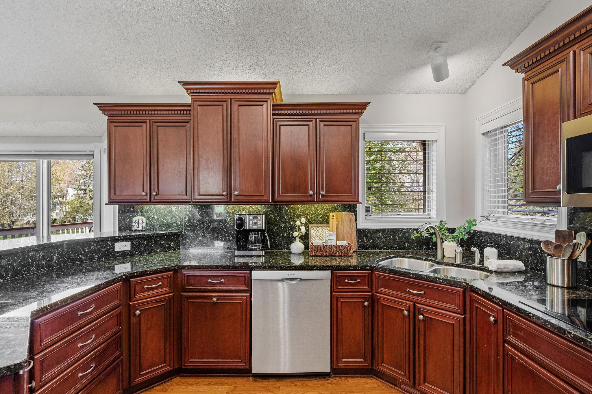 11239 Apennine Way Inver Grove Heights, MN 55077 - Photo 23 of 65