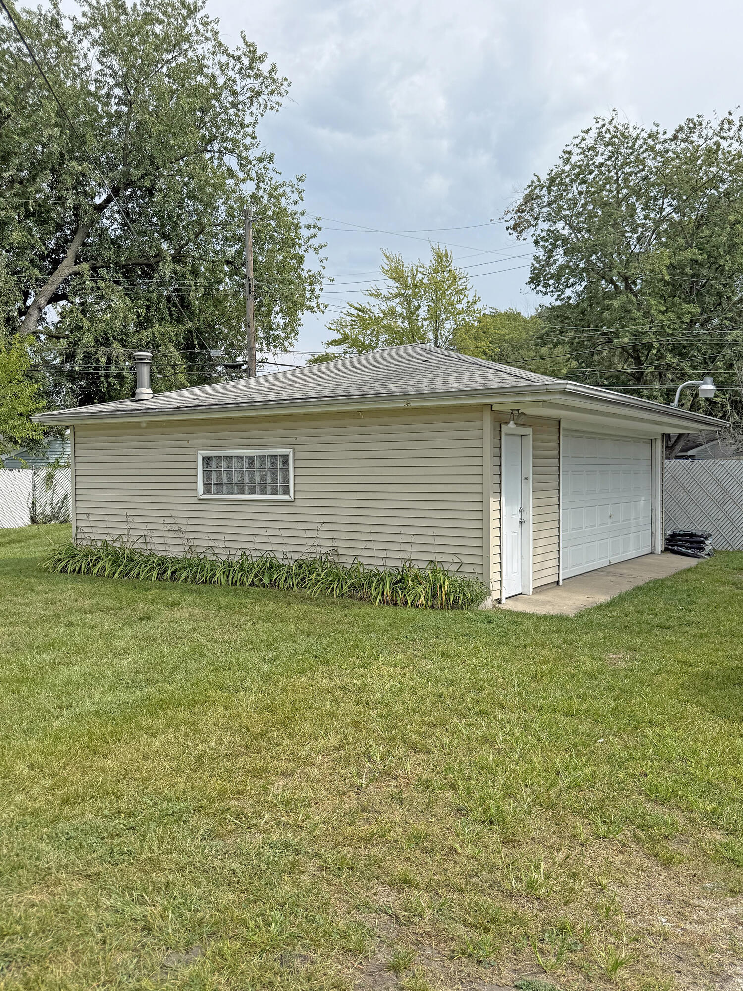 3718 173rd Court Hammond, IN 46323 - Photo 28 of 30 a outdoor view with garden