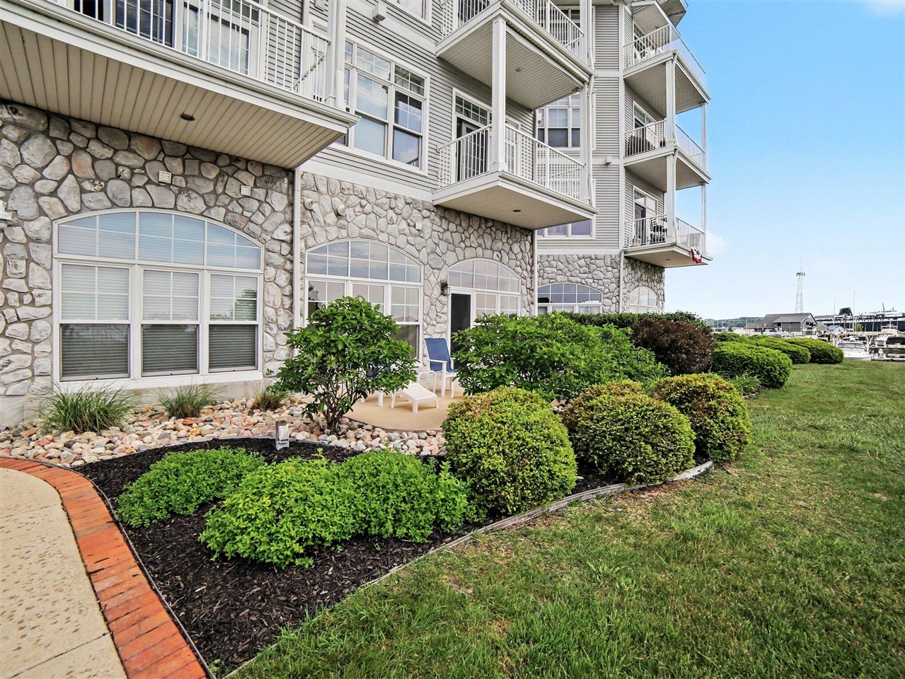 300 South Rath Avenue, Unit 22 Ludington, MI 49431 - Photo 24 of 28