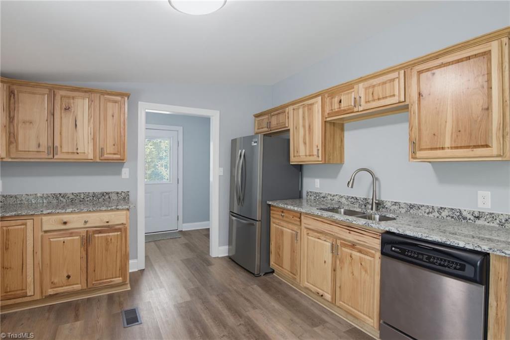 1059 Whitts Road Madison, NC 27025 - Photo 3 of 30