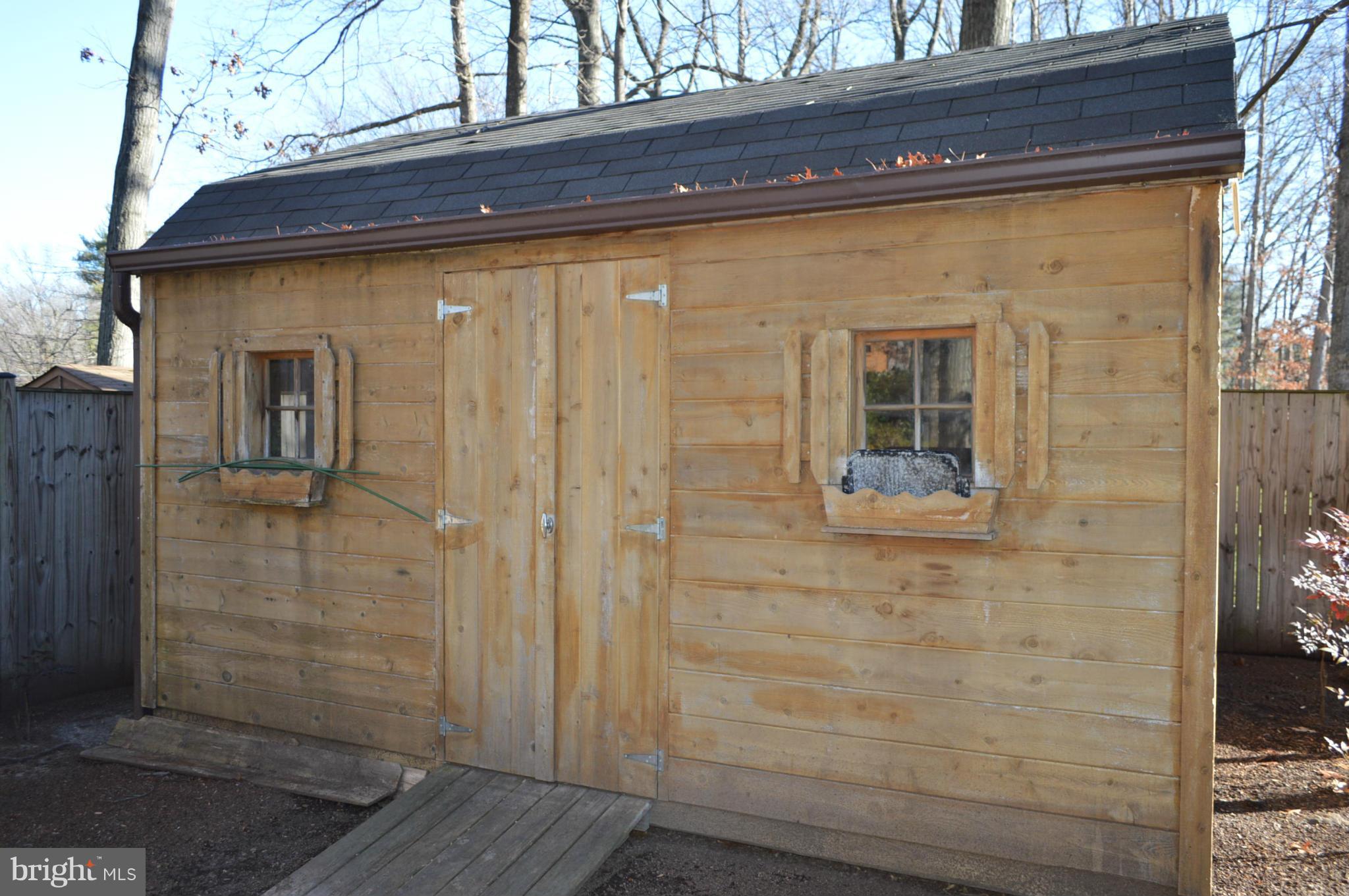 Exterior (Rear)