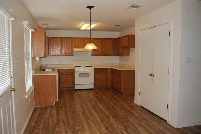 $2,000 | 107 Outfitter Drive, Bastrop, TX 78602