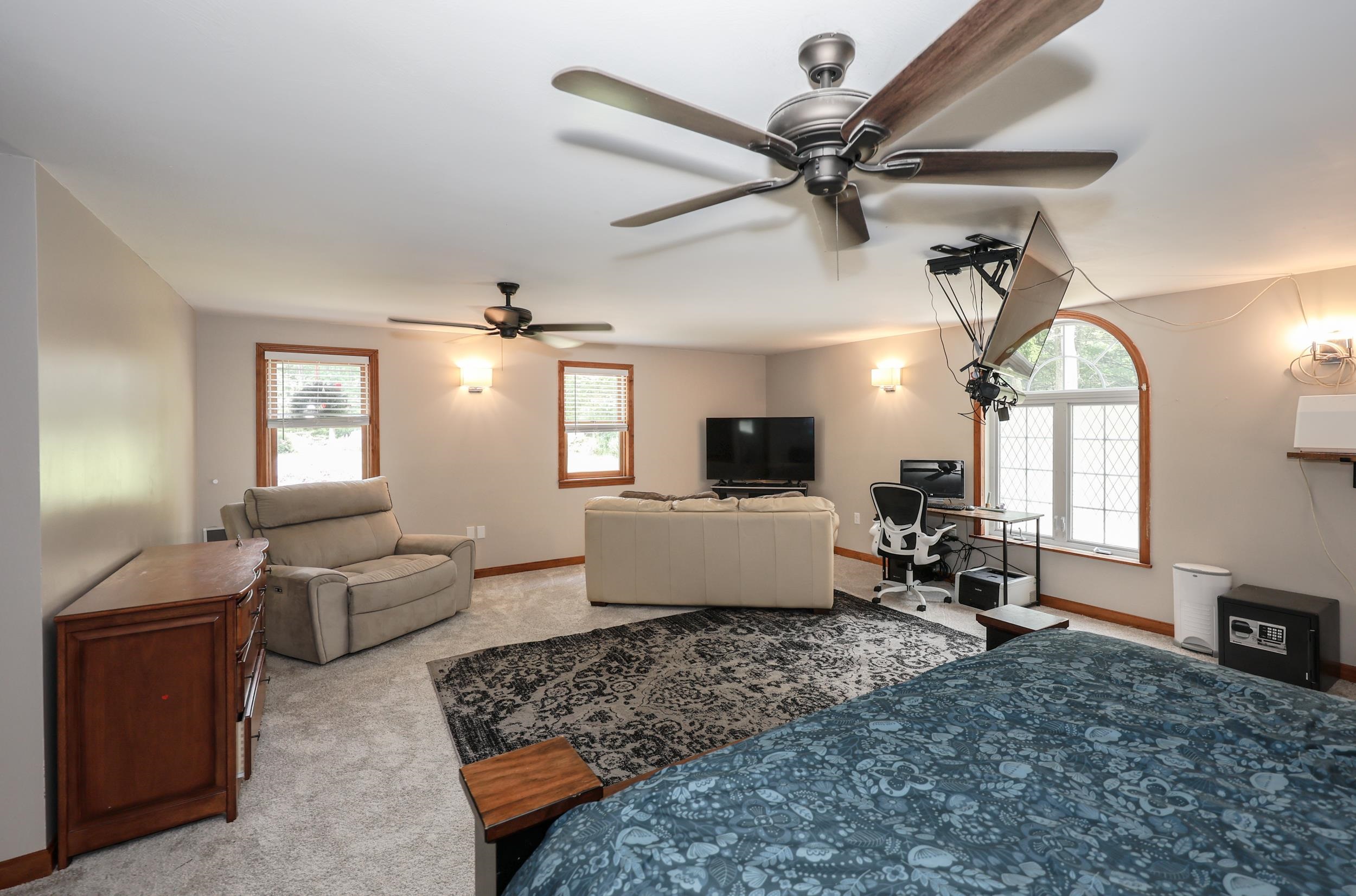 1 Jessica Lane Derry, NH 03038 - Photo 24 of 47