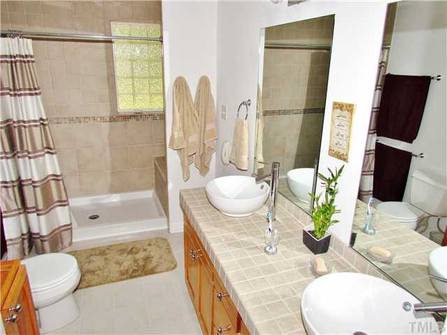 5013 Elaine Avenue Raleigh, NC 27616 - Photo 17 of 25 Master Bath/Spa