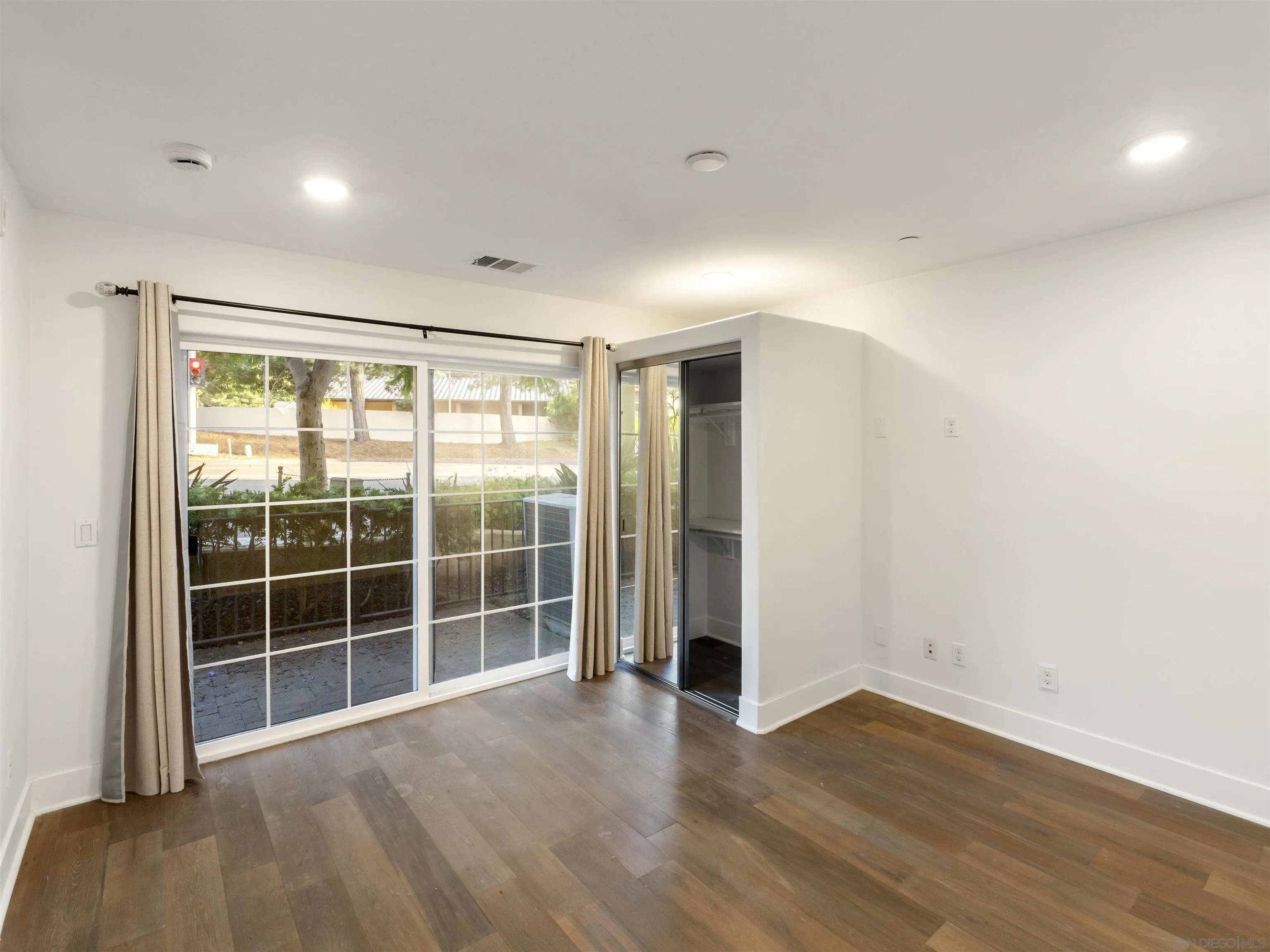 2400 Torrey Pines Road, Unit 112 La Jolla, CA 92037 - Photo 8 of 24