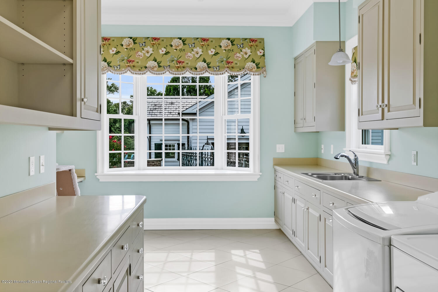 617 Harding Road Little Silver, NJ 07739 - Photo 21 of 40 Oversize Laundry Room