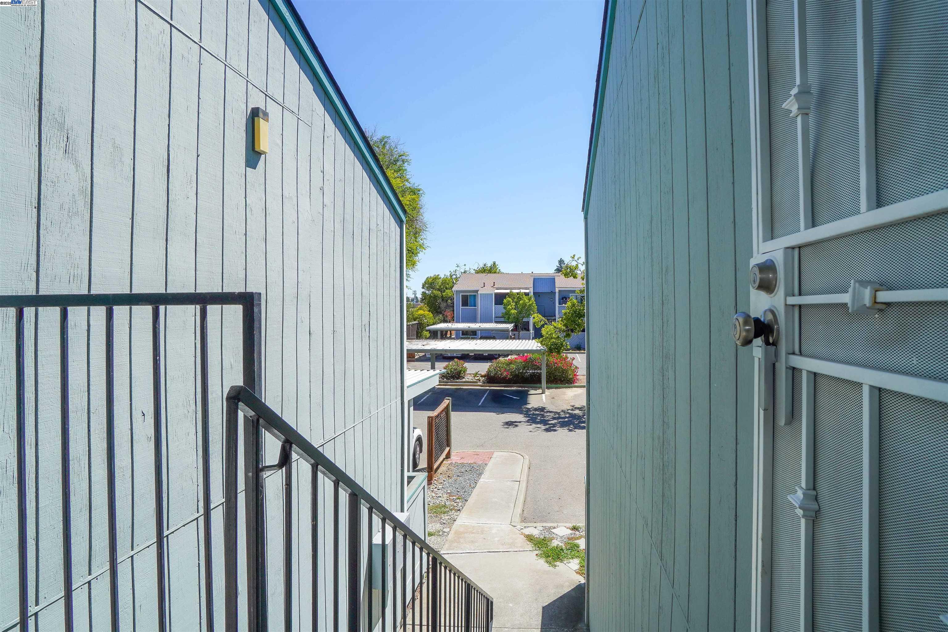 3670 Silver Oaks Way, Unit E Livermore, CA 94550 - Photo 2 of 26