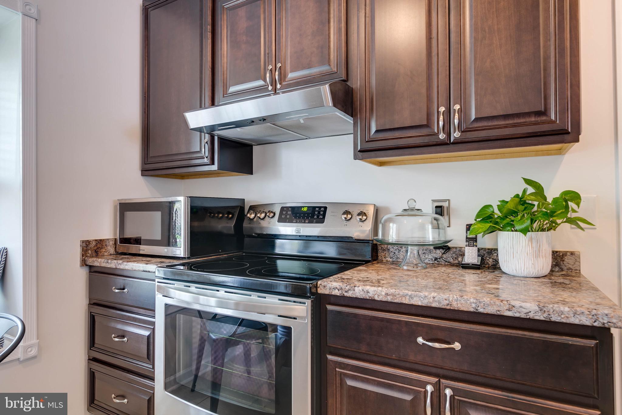 407 Spring Ridge Court Sterling, VA 20164 - Photo 11 of 50 Gallery Image 11