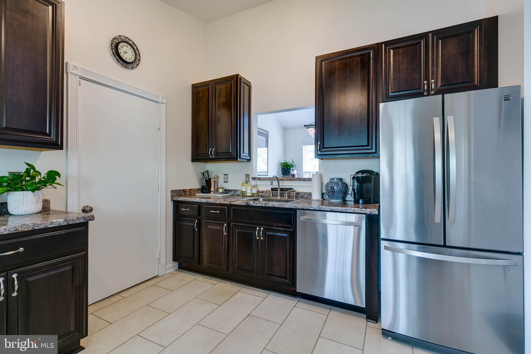 407 Spring Ridge Court Sterling, VA 20164 - Photo 14 of 50 Gallery Image 14